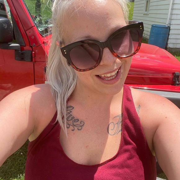 Meet your Posher, Missy - Picture 8 of 17